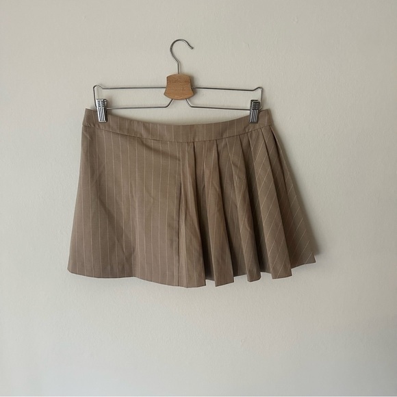 Zara Boxy Mini Micro Pleated Striped Skirt in Tan Bloggers Fave Medium NWT - Picture 8 of 10